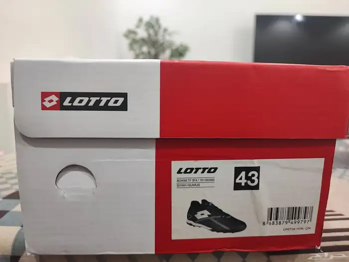 أحذية بوتات كرة قدم ماركة LOTTO جديدة أصلية مقاس41 و42 و43 2