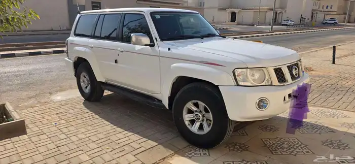 نيسان فتك 4800 ابيض 1