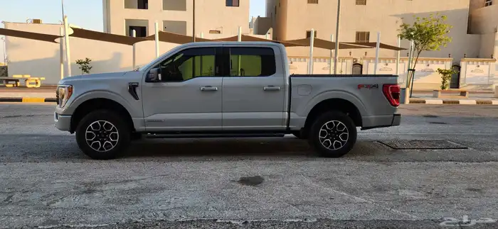 اف 150 موديل2023 هجين XLT 4
