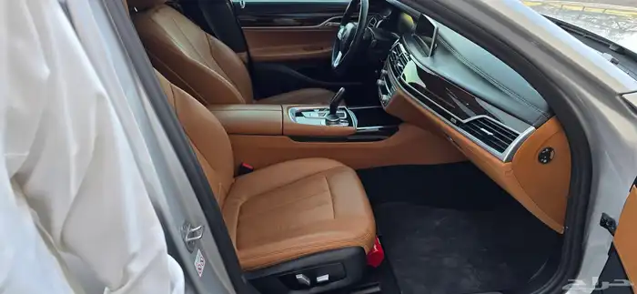 BMW 730 2020 فل كامل 17