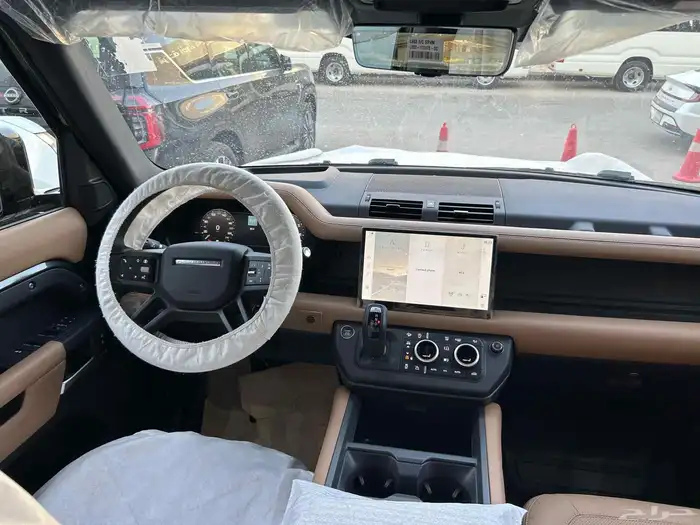 لاند روفر ديفندر 6 سلندر 2025 HSE وارد الناغي 9