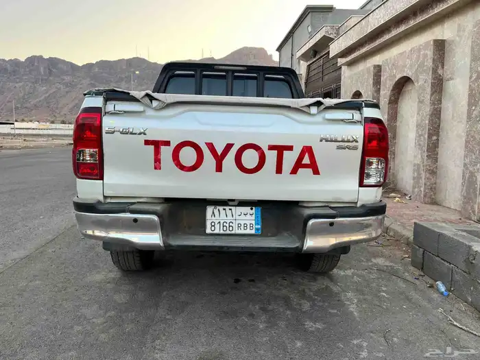 تويوتا هايلوكس 2016 ممشى قليل 1