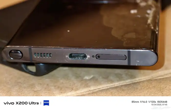 galaxy s22 ultra black نظيف باستثناء الشاشة مكسورة ويحتاج له 2