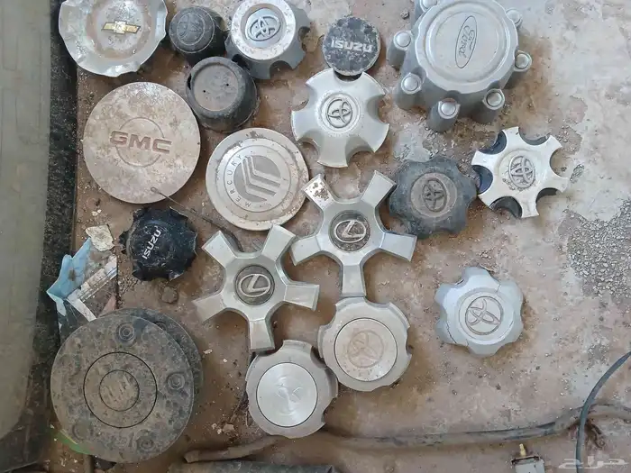 للبيع طيس مستخدمه لجميع انواع السيارات 0