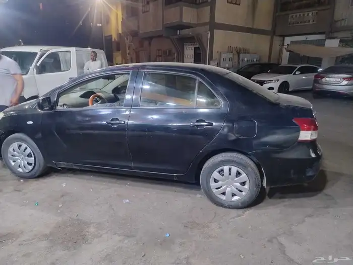 للبيع تويوتا يارس 2013 2