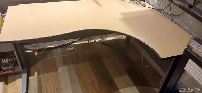 طاولة مكتب زاوية 1