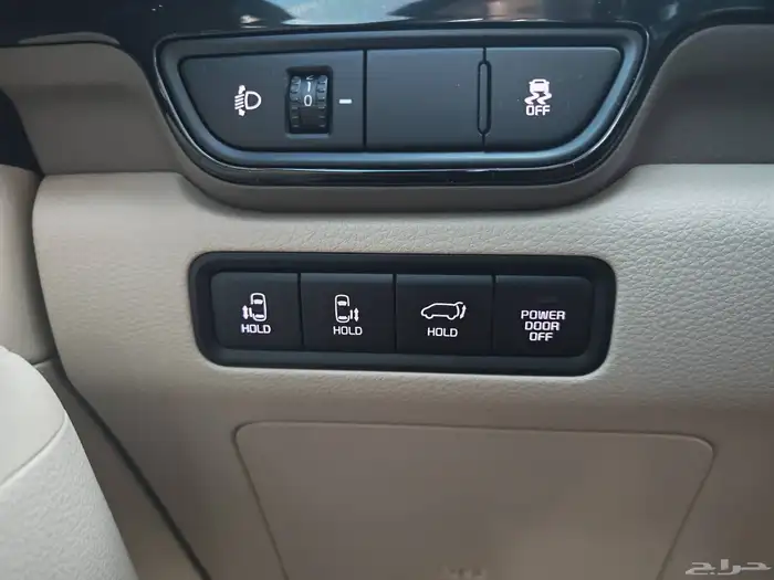 كيا كرنيفال 12