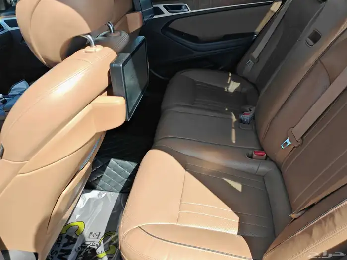 جينيسس V8 موديل 2015 12