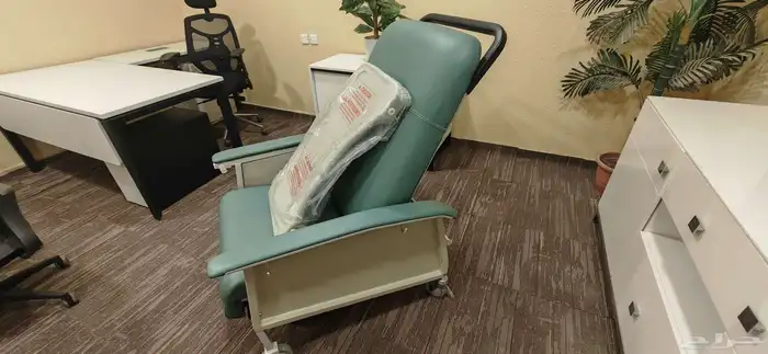 كرسي لكبار السن وذوي الاحتياجات الخاصة 9