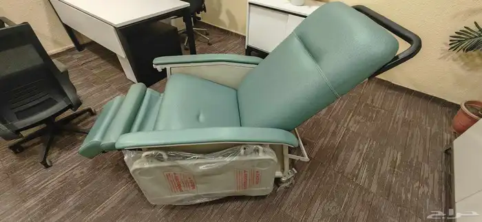 كرسي لكبار السن وذوي الاحتياجات الخاصة 4