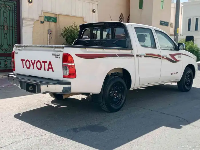 تويوتا هايلوكس ( 2014 ) GLX غمارتين بدون دبل مخزن نظيف جدا 9