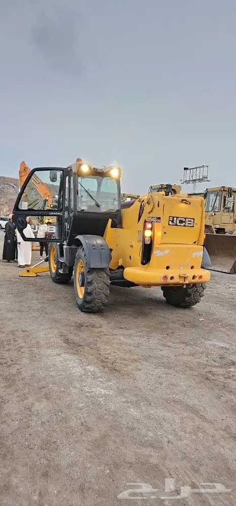 تليهندر 17متر للإيجار شهري يومي مشاوير في الرياض وخارج الريا 1