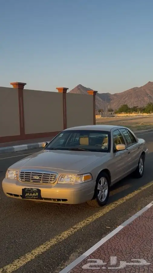 فورد فكتوريا 2011 1