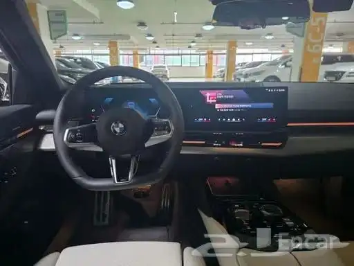 مملوكة لدى العصيمي قيد الشحن 2024 BMW 520i mkitبلاك اديشن 2 6