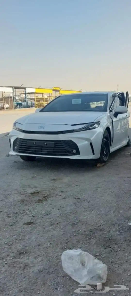 كامري تشليح 2025اسدندر لون ابيض لؤلؤي قطع غيار وكاله شرط 3