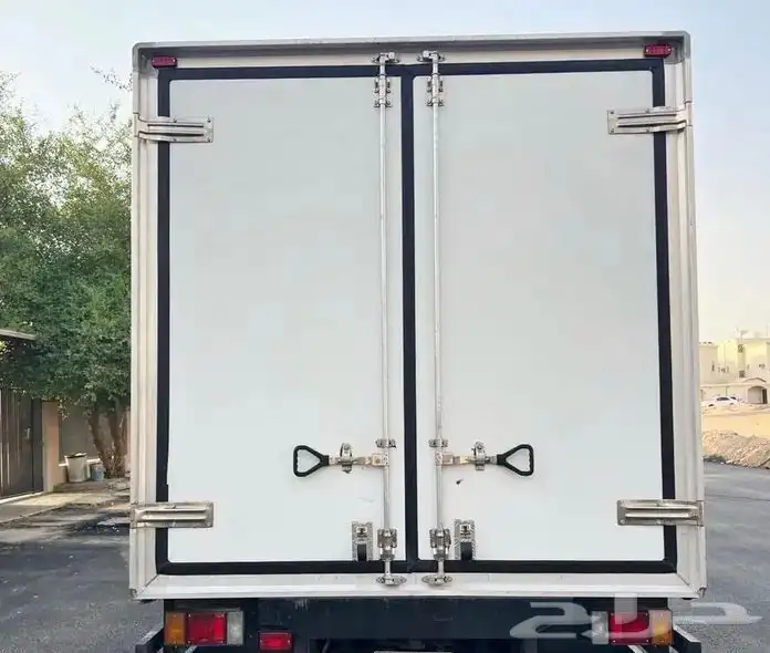 للبيع دينا ايسوزو ثلاجه تبريد اخت الجديد موديل2022 8