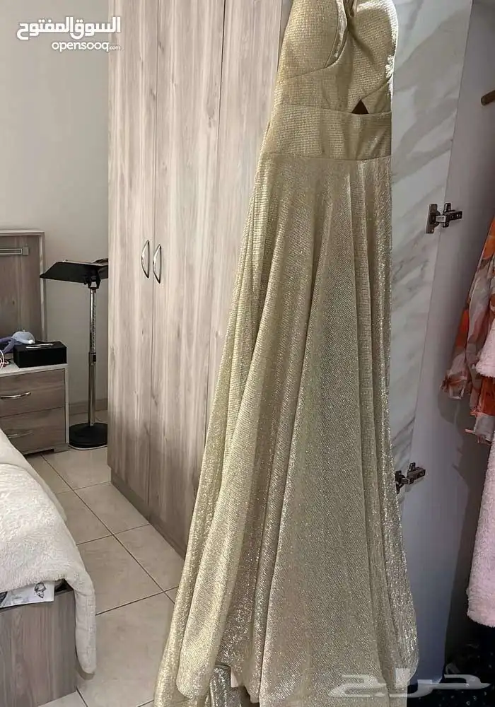 فستان ناعم للأفراح لون ذهبي 2