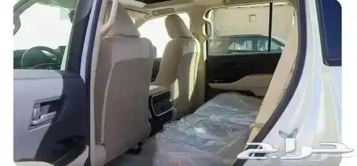 لاندكروزر GXRL3 بنزين 2024 2