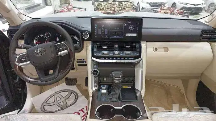 جي اكس ار ال5 بنزين 2024 وارد الساير اسود 8