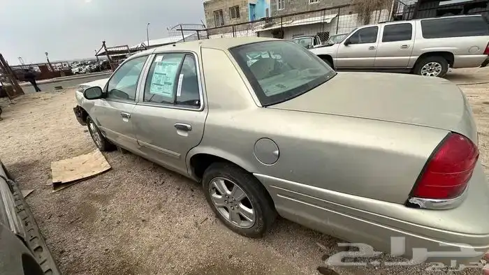 فورد فكتوريا 2011 1