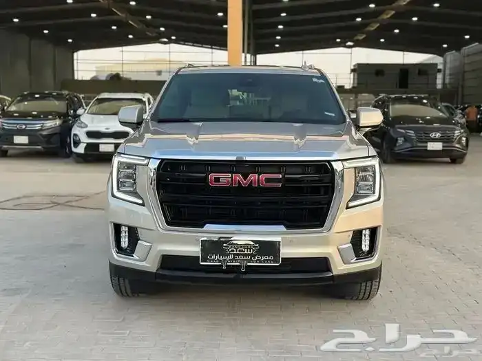 جي ام سي يوكن SLE ذهبي 2023 1