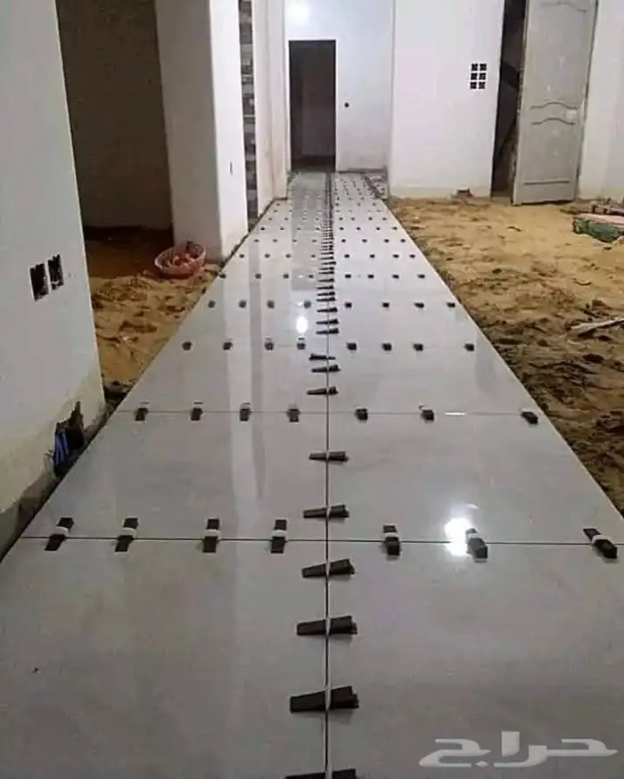 محترف في مجال البلاط وخبرة اعوام . 2