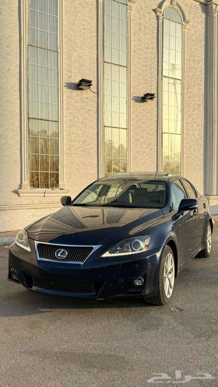 لكزس IS300 2011 ( مخزن ) لون نادر 0