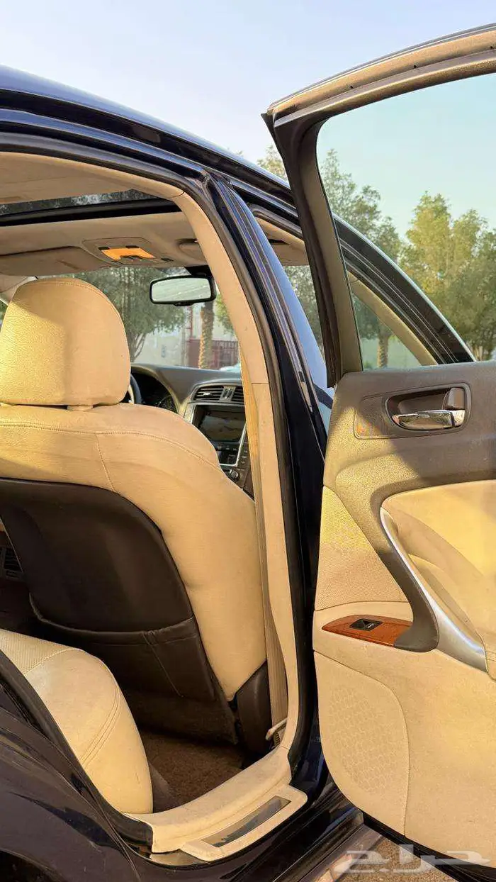 لكزس IS300 2011 ( مخزن ) لون نادر 8