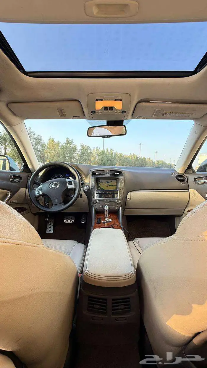 لكزس IS300 2011 ( مخزن ) لون نادر 6