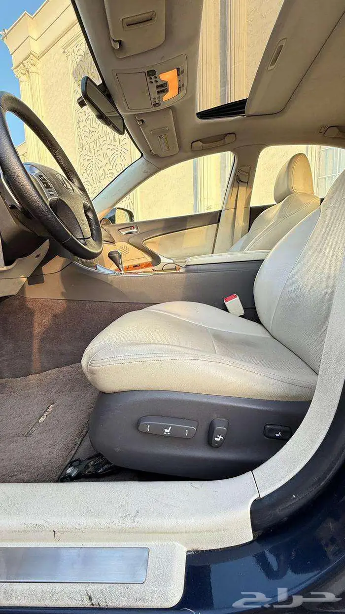 لكزس IS300 2011 ( مخزن ) لون نادر 9