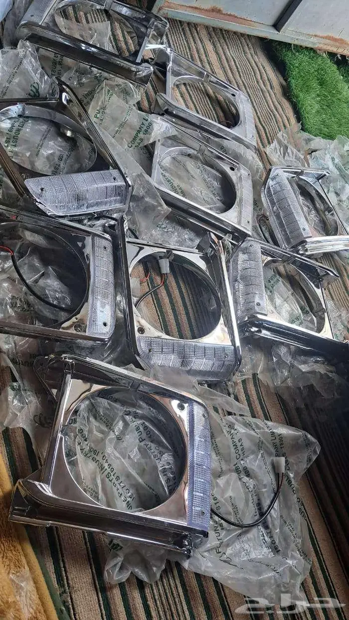 81 للبيع اصطبات رفارف انوار وطيات من مديل 79 الى81 جدد 1