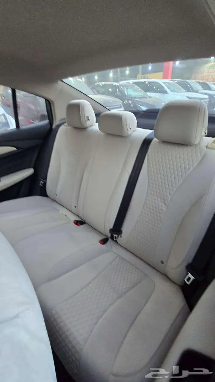 ام جي 5 كمفورت 2025 عرض 4