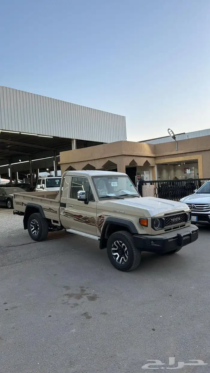 تويوتا شاص 2025 فل كامل رفرف بنزين اوتماتيك سعودي جديد 4
