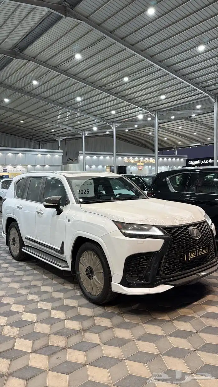لكزس LX600 - أف سبورت - عماني - 2025 3