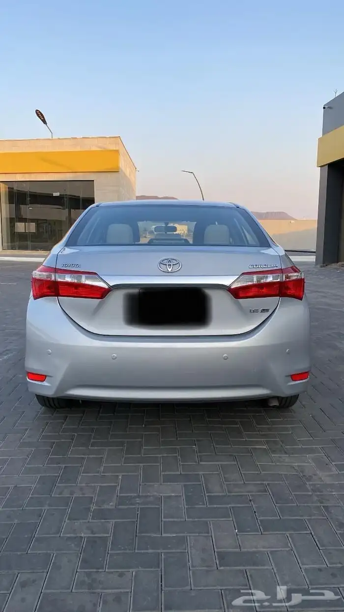 للبيع كورولا 2015 وكاله نص فل 9
