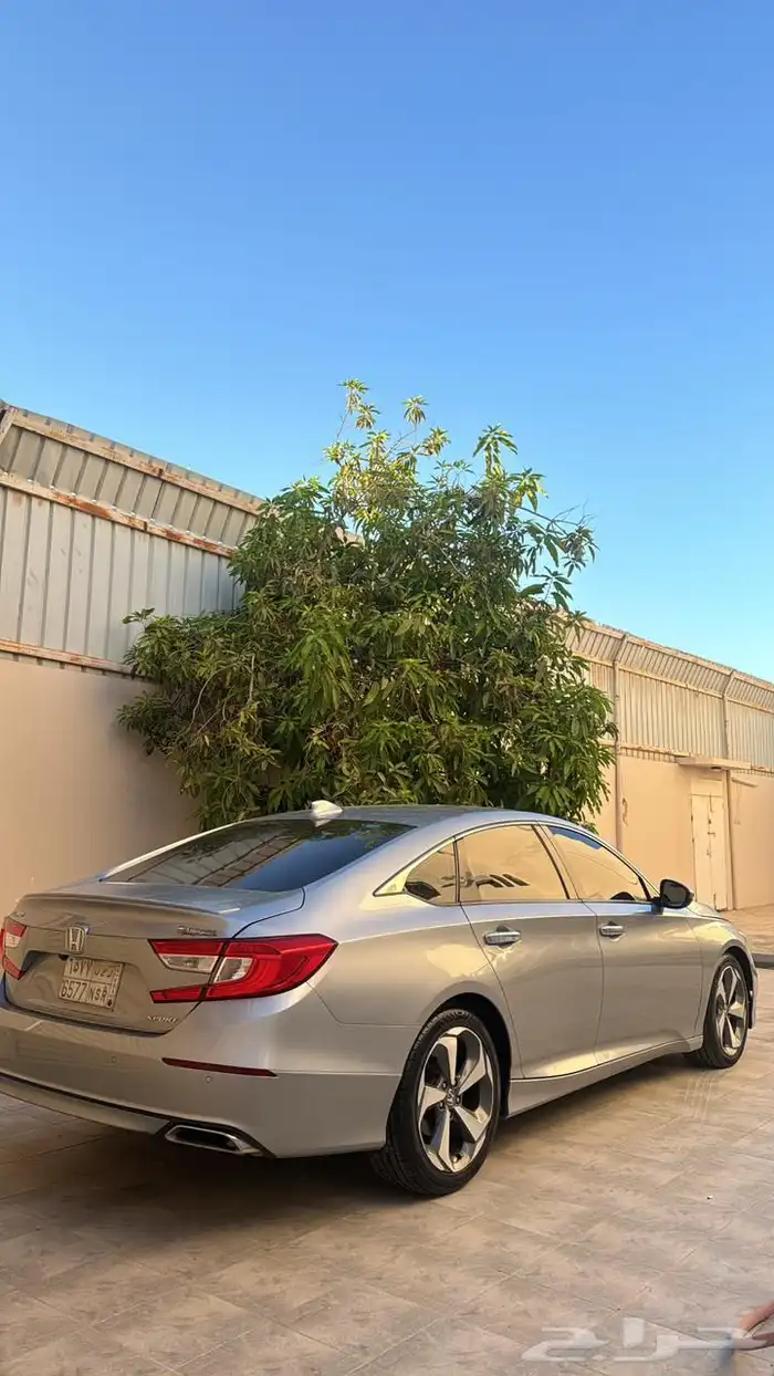 للبيع اكورد 18
