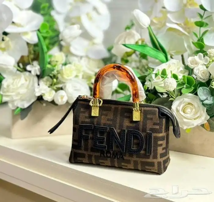 اطقم شنط وكعب ماركة فندي هاي كواليتي 33