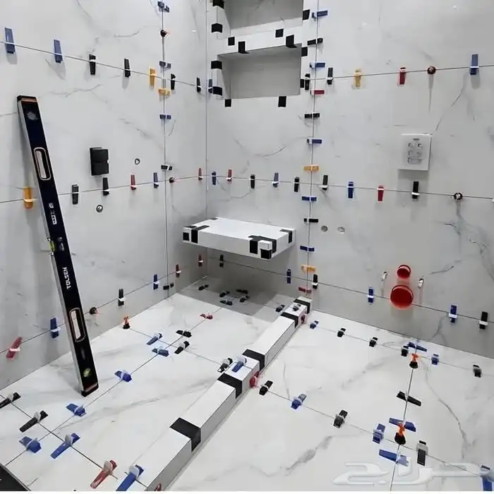 محترف في مجال البلاط وخبرة اعوام . 0