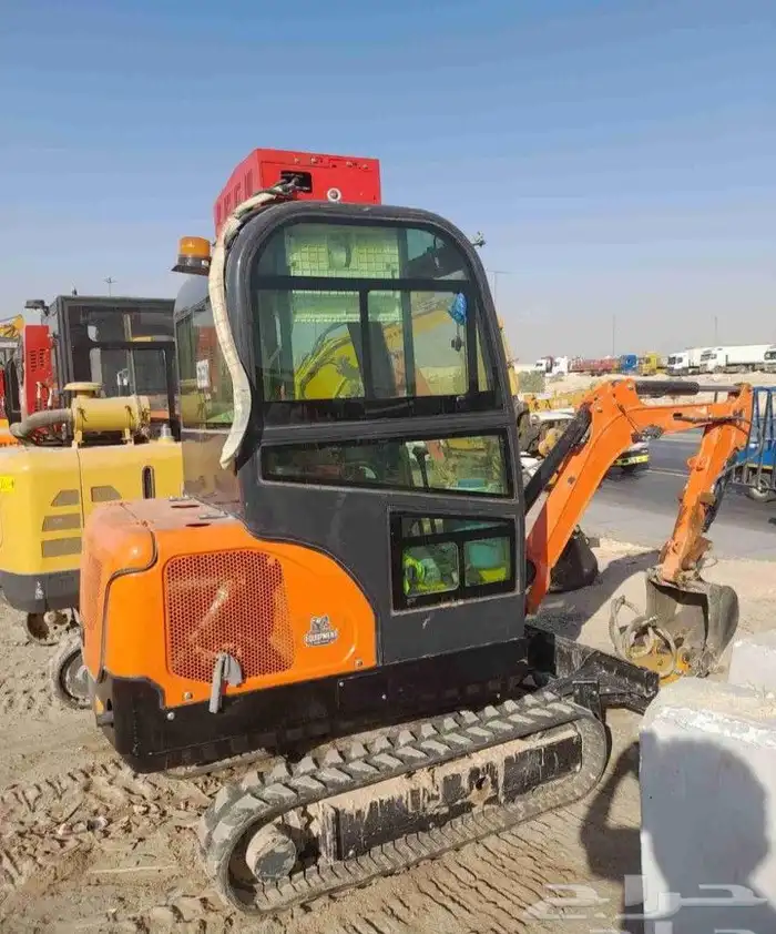 حفارات بكلينات صغيره للايجار اليومي والشهري 2