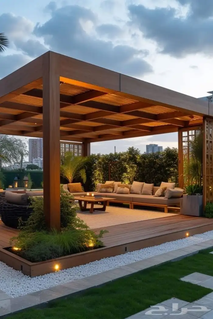 مظلات وجلسات خشبية 8