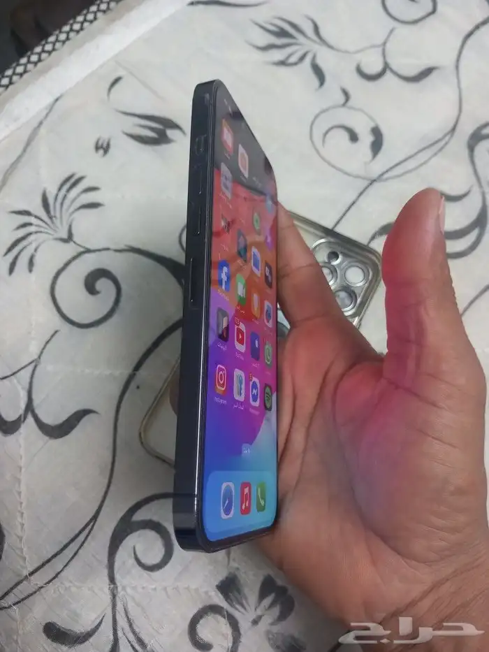 ايفون 13 بروماكس نظيف ع الشرط 256 بطاريه 84 1