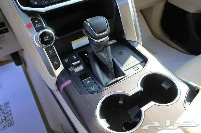 تويوتا لاندكروزر GXR4 بنزين سعودى 2025 ابيض 8