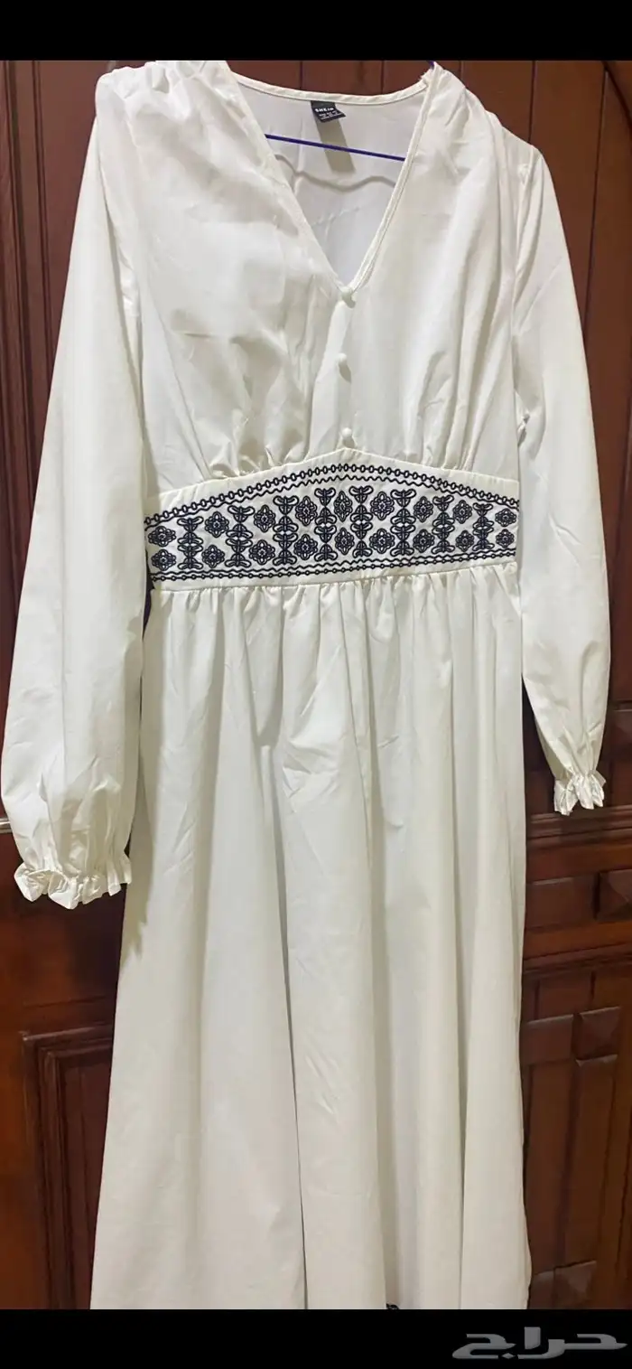 فساتين للبيع شبه جديد الاستخدام قليل سعر الواحد 150 4