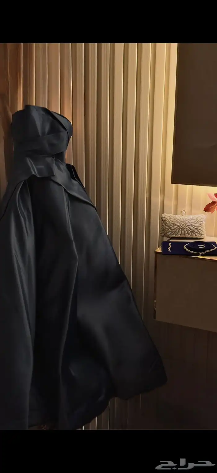 فستان مستعمل لمدة 6 ساعات فقط 1