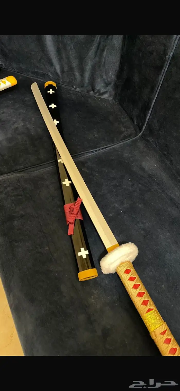 للبيع سيوف انمي خشب العدد3 3