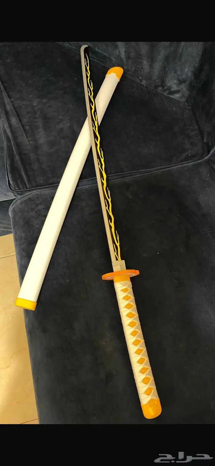 للبيع سيوف انمي خشب العدد3 1