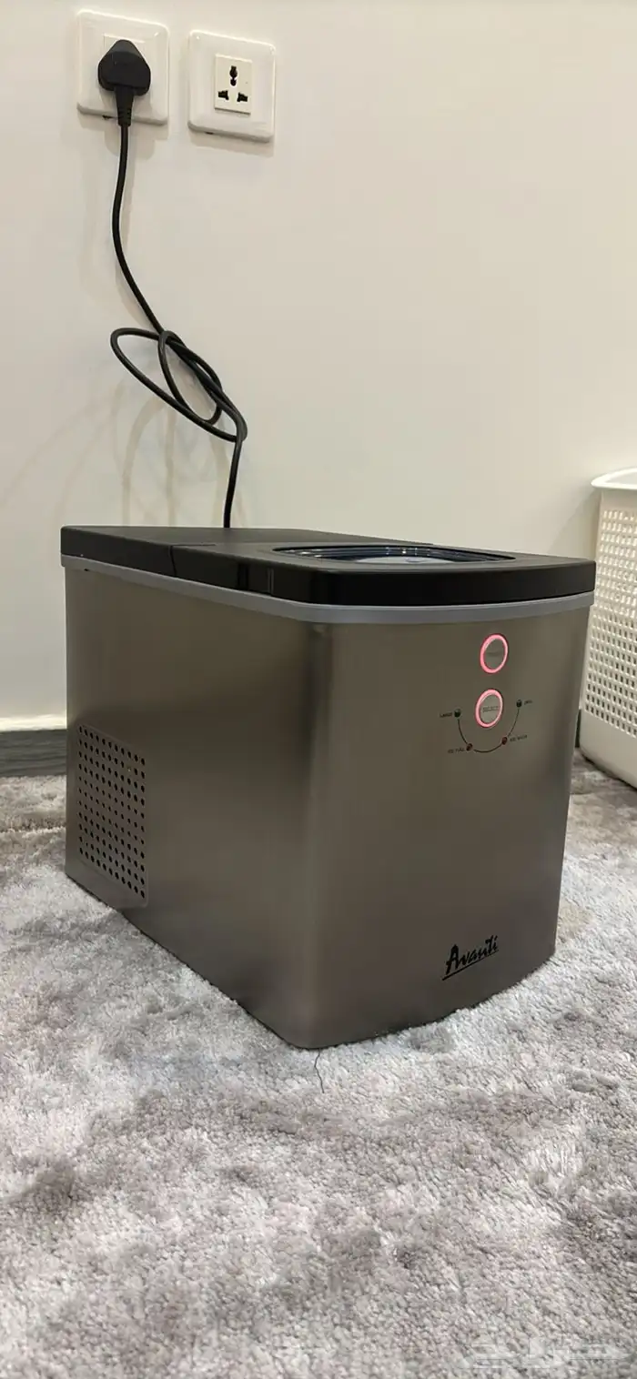 مكينة صانعة الثلج من افانتي - Ice Maker Avanti 0