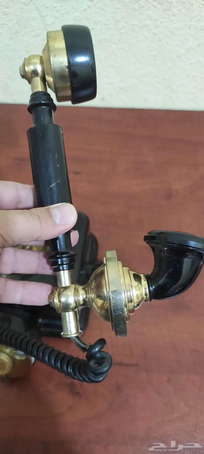 هاتف قديم جدا طراز فيكتوري 1