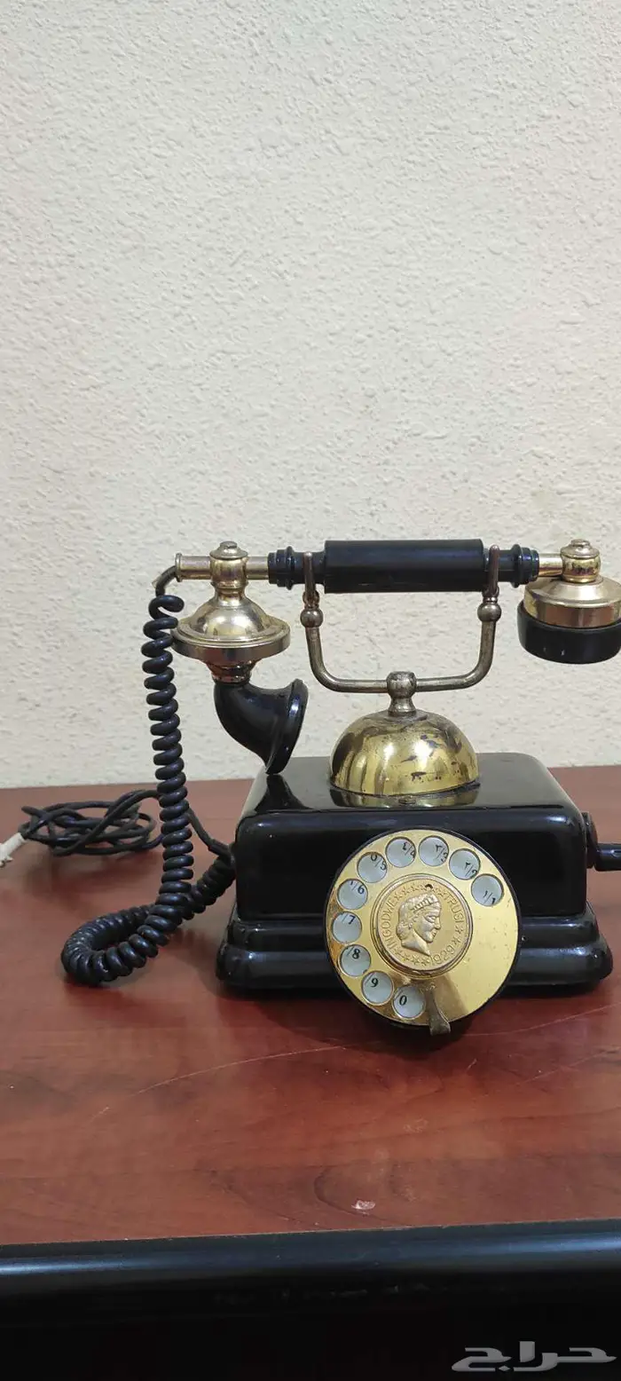 هاتف قديم جدا طراز فيكتوري 5