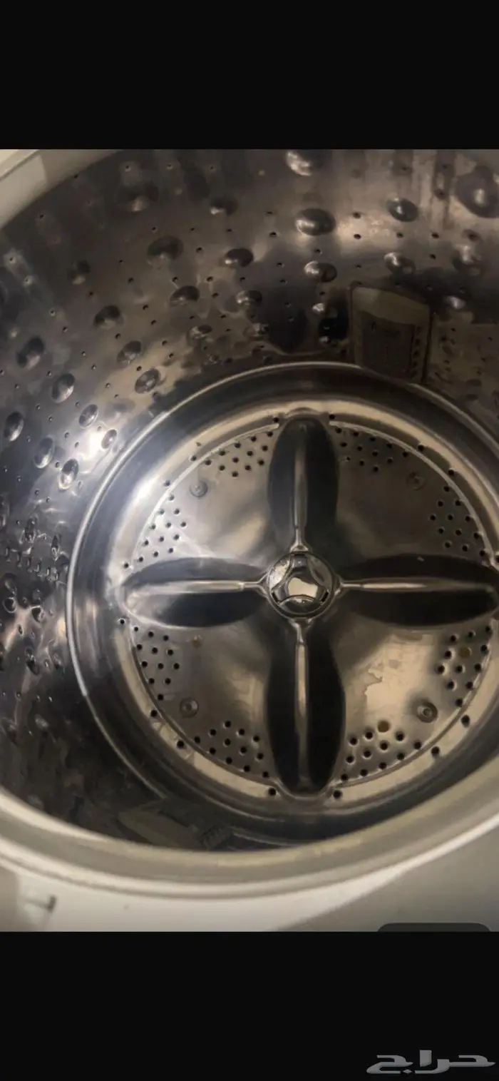 غساله وثلاجه وجلسه ارضيه بطاولاتها 1